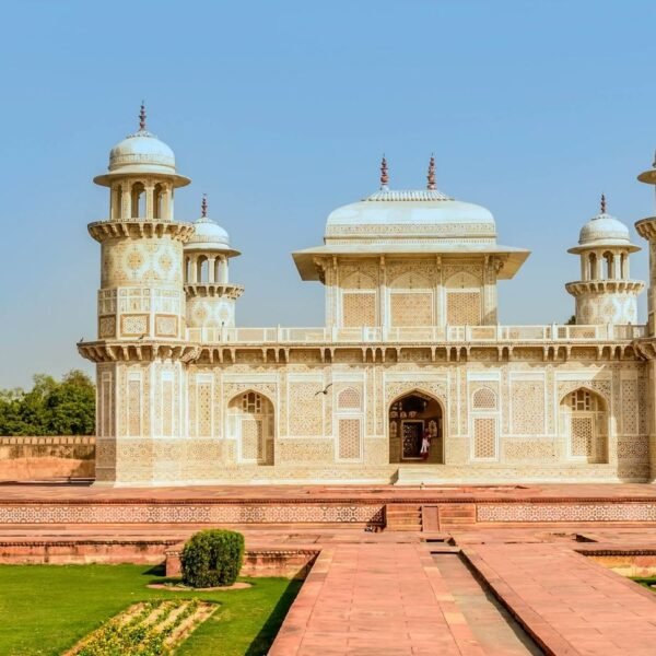 Taj Mahal Tour From Varanasi