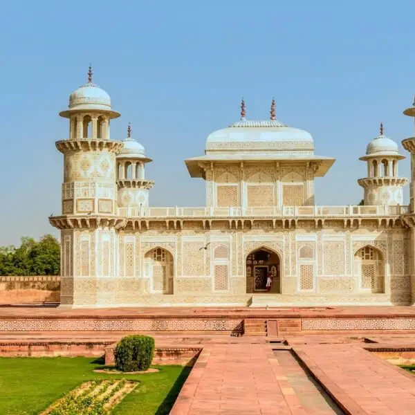 Taj Mahal Tour From Varanasi